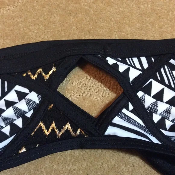 Ashley Graham X S4A NWOT Roaring Swim Bottom, 4 - Picture 4 of 7